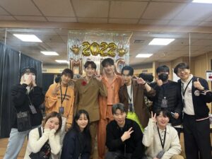 Jeong Dong-hwan Instagram - 함께해 주신 서울, 부산 로망이 여러분 너무너무 감사드립니다!!!😁😄
오랜만의 콘서트라 많은 부담 안고 시작했지만, 수많은 분들의 도움으로 멋지게 막을 열게 되었네요!! 고맙습니다 정말...🥲 찐막콘을 끝내고 한 분 한 분 인사드리겠습니다!!!
남은 콘서트에서 뵈어요! 행복한 마음으로 기다리겠습니다😃☺️

#신기방기 #민석이목안아프게기도해주세요 #옷단디챙겨입으셔요 #끝나지않는재즈강의