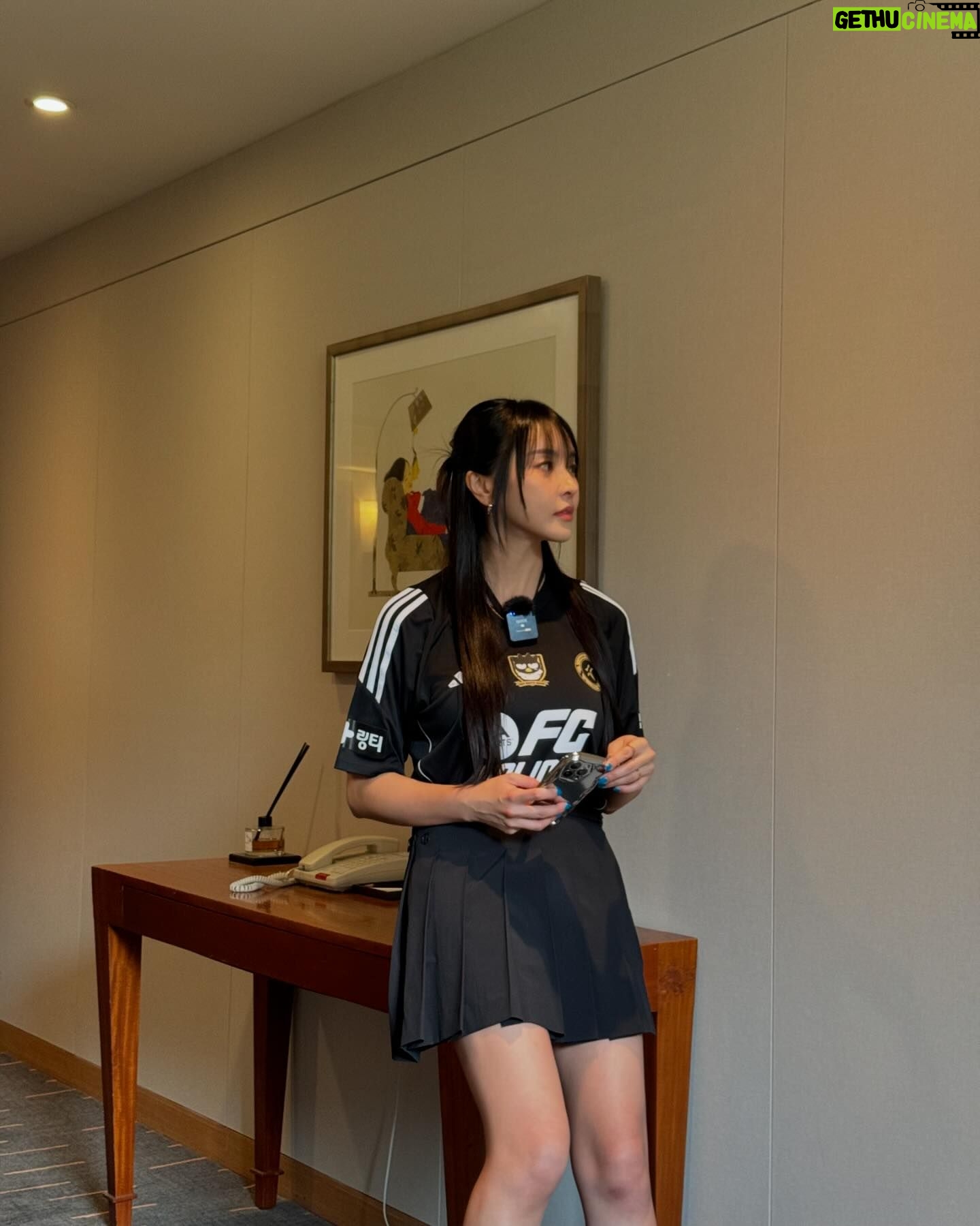 Jeong Yu-mi - 7.7K Likes - 축구화 신고싶은 오늘.🐾