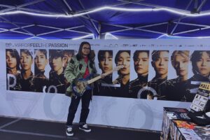 Jeremy Lau Instagram - 打個卡先..
第一次帶佢出黎威
carl叔都話正呀👽🙊🫶🏻