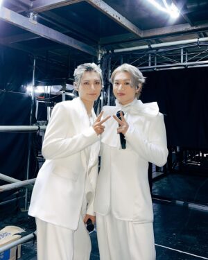 Jeremy Lau Instagram - 同駿仔上台前~
今日第一次比大家唱Dear children嘅chorus
聽日大家都識唱嗎？😬😬🙊🙊🙊😂😂