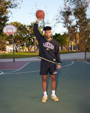 Jerrold Smith II Instagram - Me for @melodyehsani x @nba x @mitchellandness 🥲 grateful is an understatement. As a fan of the brand and a lover of the game I’m really just happy to be here. Go get y’all some of that at @melodyehsanishop today! 🤝🏽

#nba #mitchellandness #lakers #lakersnation #streetwear #streetstyle