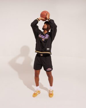 Jerrold Smith II Instagram - Me for @melodyehsani x @nba x @mitchellandness 🥲 grateful is an understatement. As a fan of the brand and a lover of the game I’m really just happy to be here. Go get y’all some of that at @melodyehsanishop today! 🤝🏽

#nba #mitchellandness #lakers #lakersnation #streetwear #streetstyle