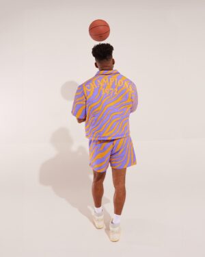 Jerrold Smith II Instagram - Me for @melodyehsani x @nba x @mitchellandness 🥲 grateful is an understatement. As a fan of the brand and a lover of the game I’m really just happy to be here. Go get y’all some of that at @melodyehsanishop today! 🤝🏽

#nba #mitchellandness #lakers #lakersnation #streetwear #streetstyle