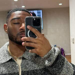 Jerrold Smith II Instagram - haven’t passed a mirror yet that doesn’t show me love

#mensfashion #mensstyle #mensstreetstyle #losangeles #miami #miamibeach #blackmen #blackmenwithstyle #blackmenfashion #haircut #selfie #summer