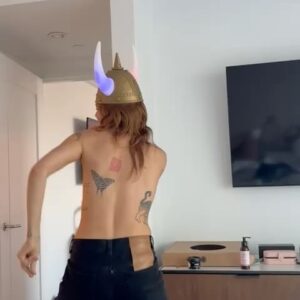 Jess Bush Instagram - 5 days in Satan’s butthole