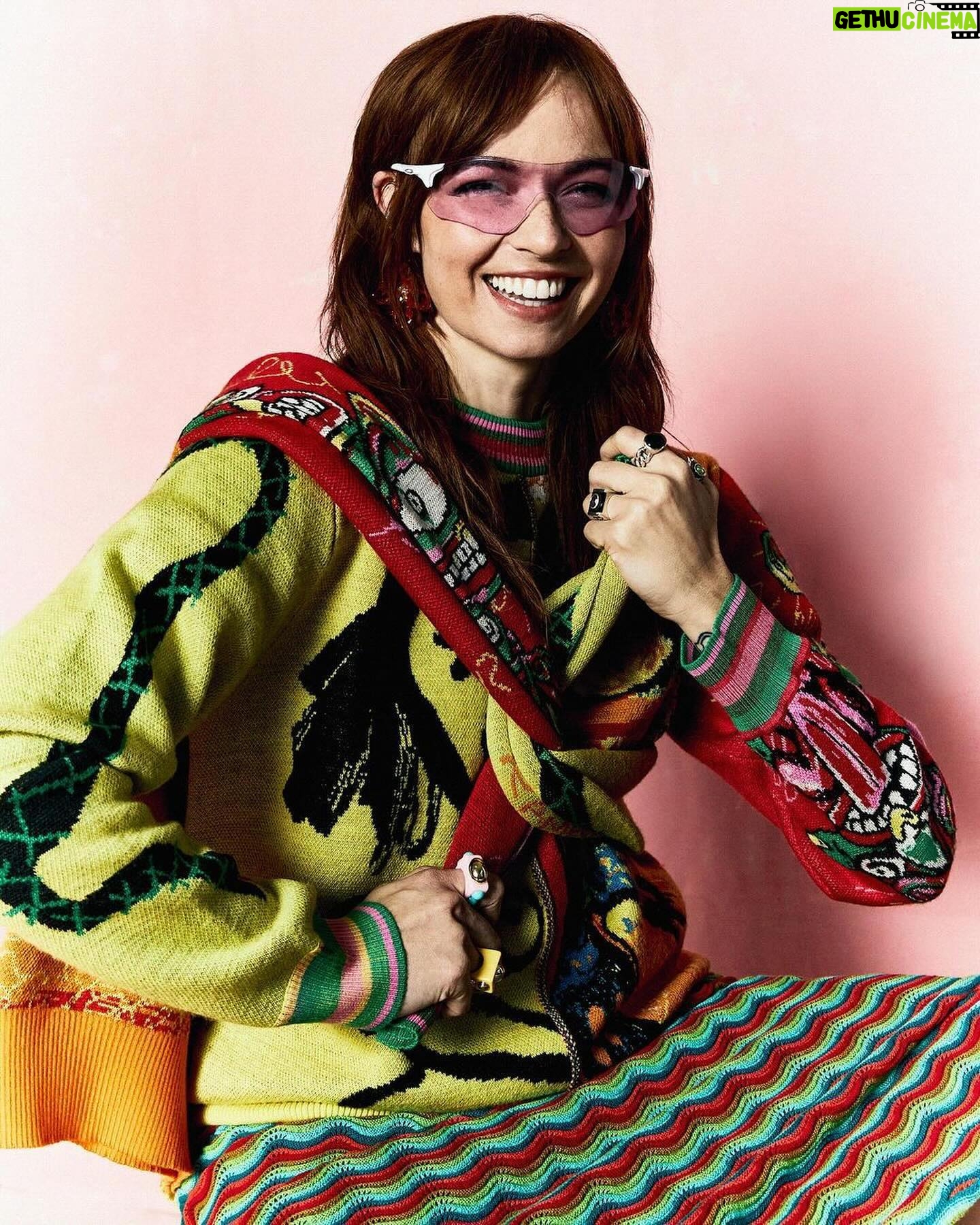 Jess Bush - 5.1K Likes - I love WAH WAH and am inspired by everything they do <3
incredible knits, designed with love in collaboration with artists and musicians, independently run, ethically and transparently produced, and with a track record of giving heaps back to the community.
What an absolute joy to be able to hang out and collaborate with brand that uses their work and influence so intentionally - CHEFS KISS
Repost from @wah_wah_australia
•
The best thing about running WAH-WAH is having an excuse to reach out to people I admire. One of those people is @onejessa, who I first met 12 years ago when I was an enthusiastic fashion school graduate and she was a fresh-faced model. Luckily for Jess she is still fresh-faced (and old WAH-WAH is hanging in there too…just…), and her career has taken so many exciting twists and turns!
There are not enough hyphens to accurately describe the many creative pursuits of Jess Bush. In recent years she gained a wider audience playing the captivating Nurse Chapel in @startrek @strangenewworlds , but she’s also a painter, a sculptor/installation artist, a photographer, a jeweller, a researcher, a writer, and the list goes on and on!
What a joy to meet up again with Jess and play dress-ups in WAH-WAH.
📸 @lexilaphorphoto
HMU @lisa.fulginiti
🖖🚀🛰️👽