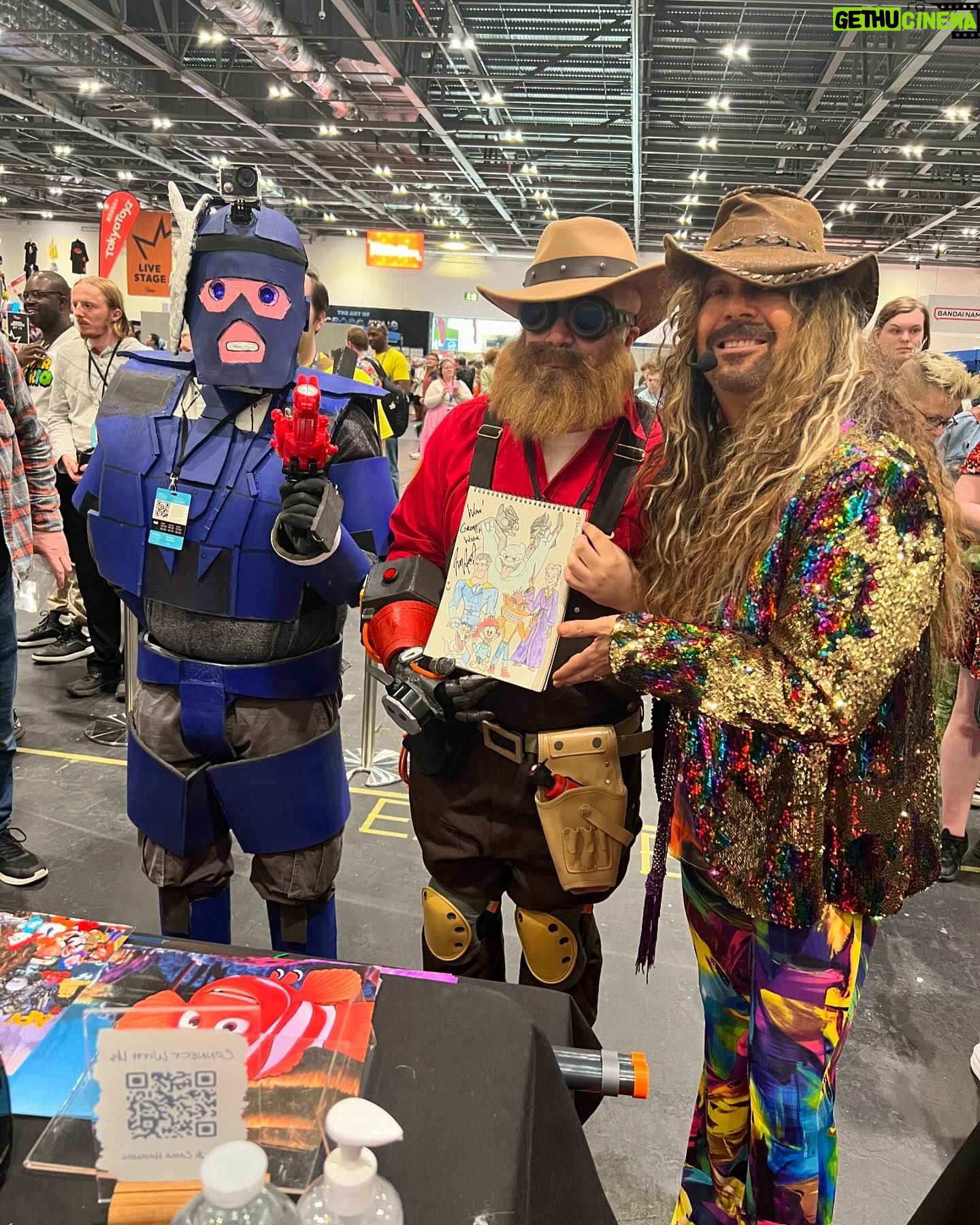 Jess Harnell - 485 Likes - Day 2 of London Comic-Con!! We had a blast with our friends and family that came to join us 👏👏Thank you & we hope to see you all again soon!! 🙏