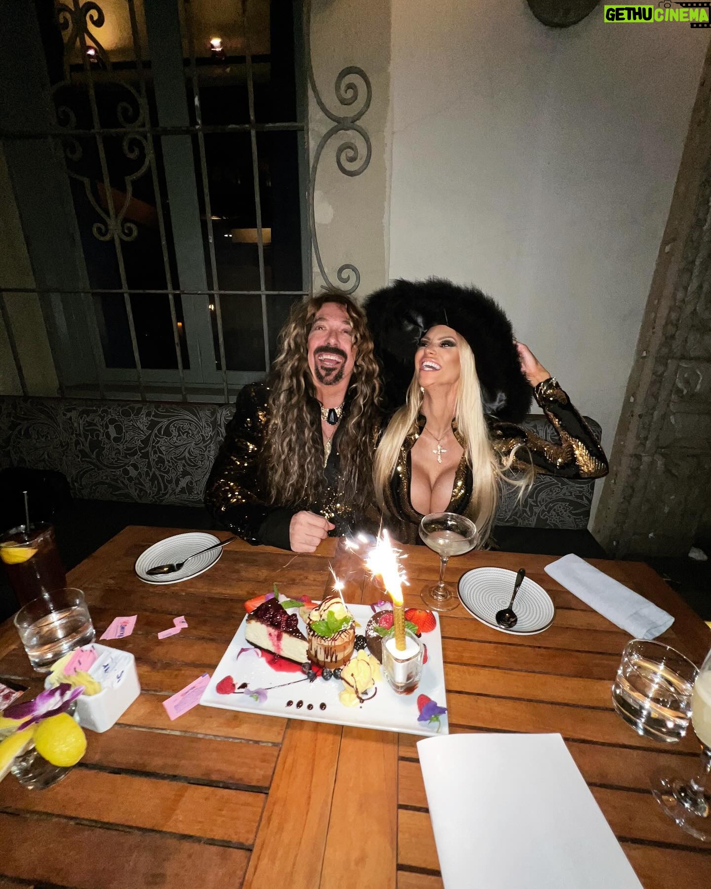 Jess Harnell - 621 Likes - ✨Kicking off the weekend in style at one of our fave restaurants!
What’s your fave food?