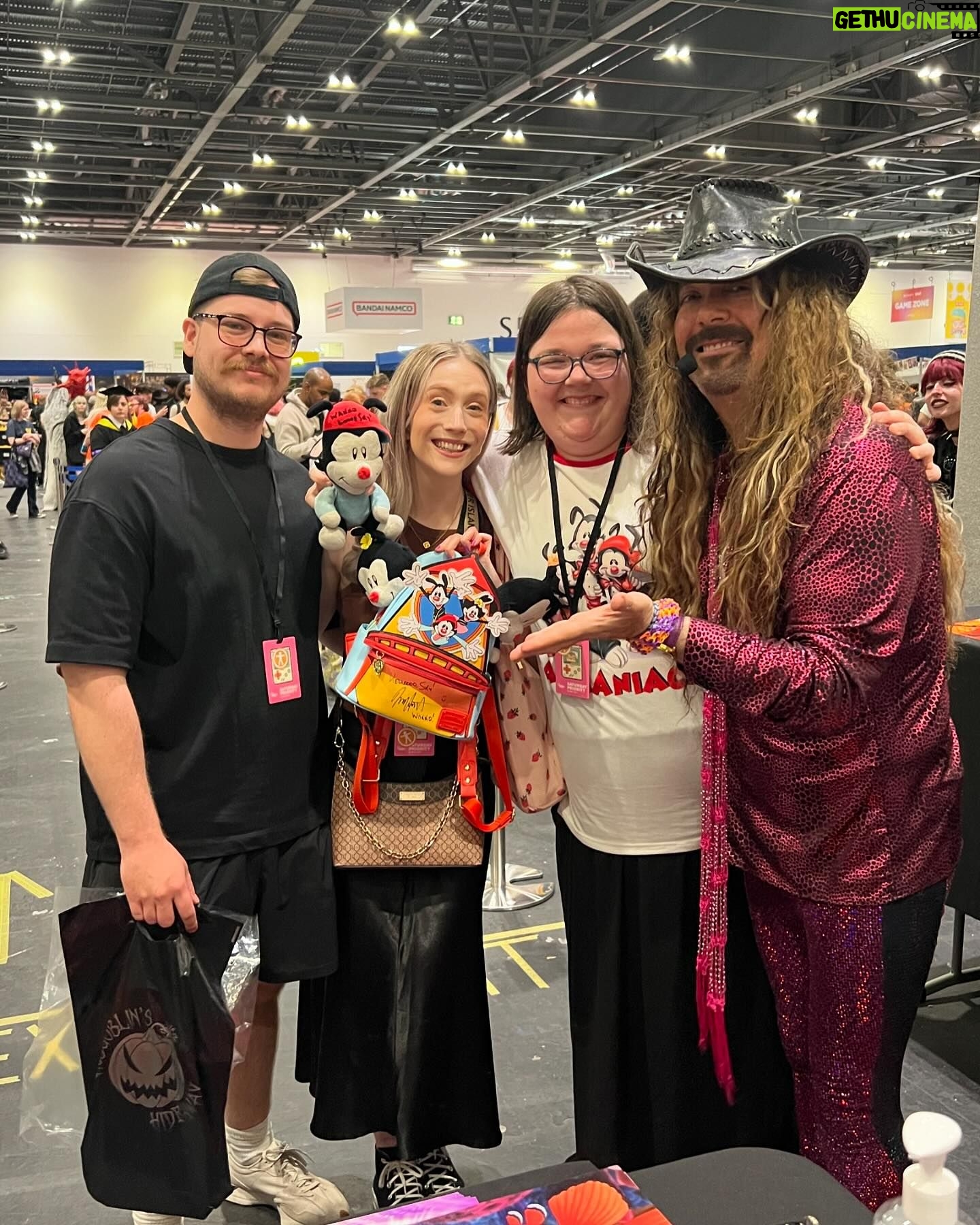 Jess Harnell - 1.1K Likes - Saturday Excel: Hanging with some friends at London Comicon 2024!!
Who’s coming to join us & have a blast at the Comic-Con today?!!! 👏👏👏👊🎫🎫🎫🎫