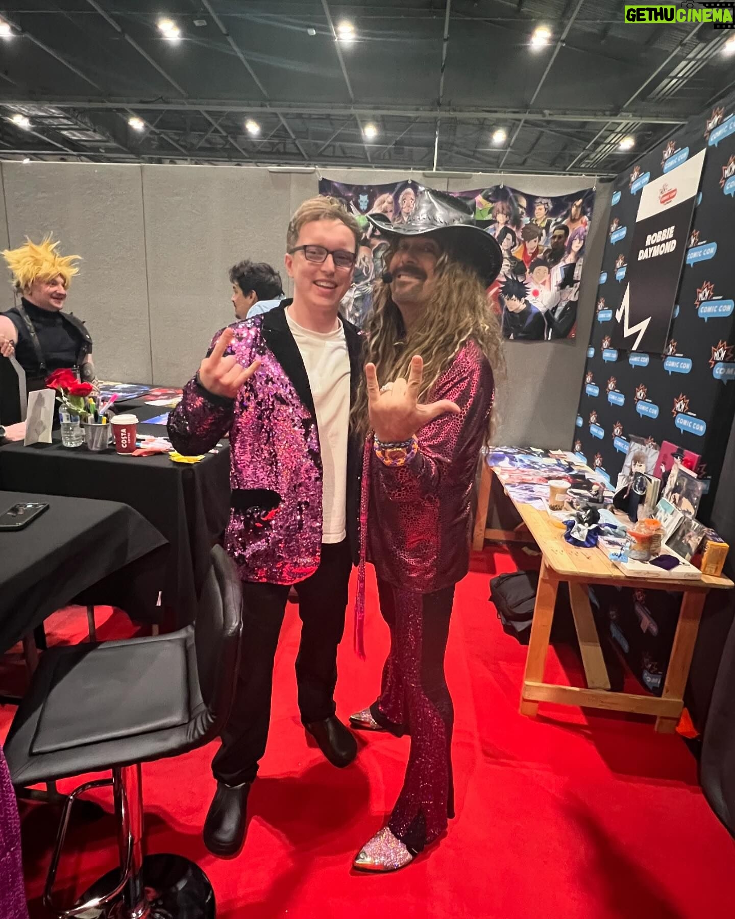Jess Harnell - 1.1K Likes - Saturday Excel: Hanging with some friends at London Comicon 2024!!
Who’s coming to join us & have a blast at the Comic-Con today?!!! 👏👏👏👊🎫🎫🎫🎫