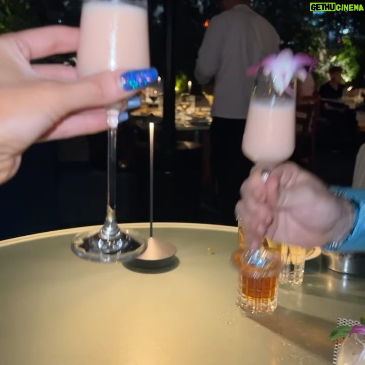 Jess Harnell - 505 Likes - It’s the WEEKEND!!!! 🙏🙌👏🤩
We love to spend time together, good food, movies and relax…. what are your plans?