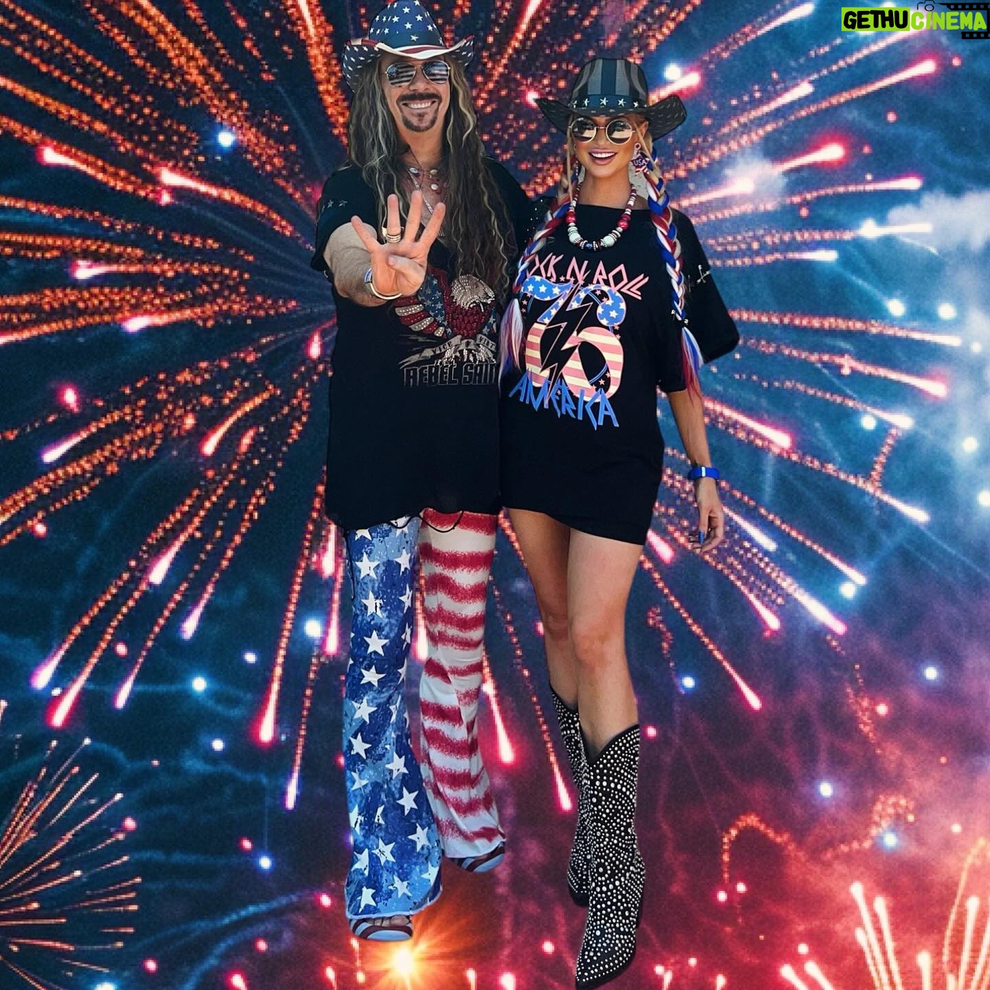 Jess Harnell - 481 Likes - Wishing all our friends a Fourth of July that’s as dazzling as you are! 😀
Stay safe and have the best time! 🇺🇸🎊💥