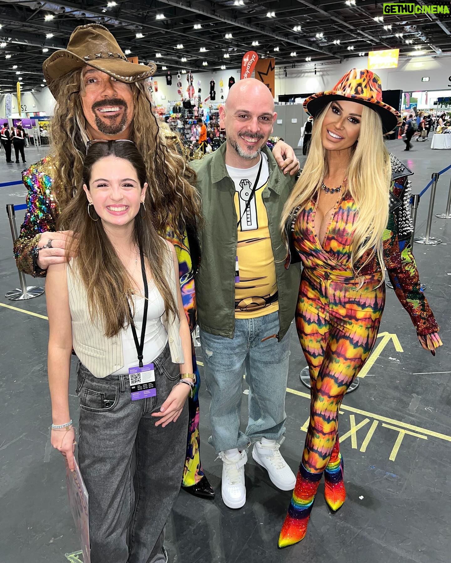 Jess Harnell - 485 Likes - Day 2 of London Comic-Con!! We had a blast with our friends and family that came to join us 👏👏Thank you & we hope to see you all again soon!! 🙏