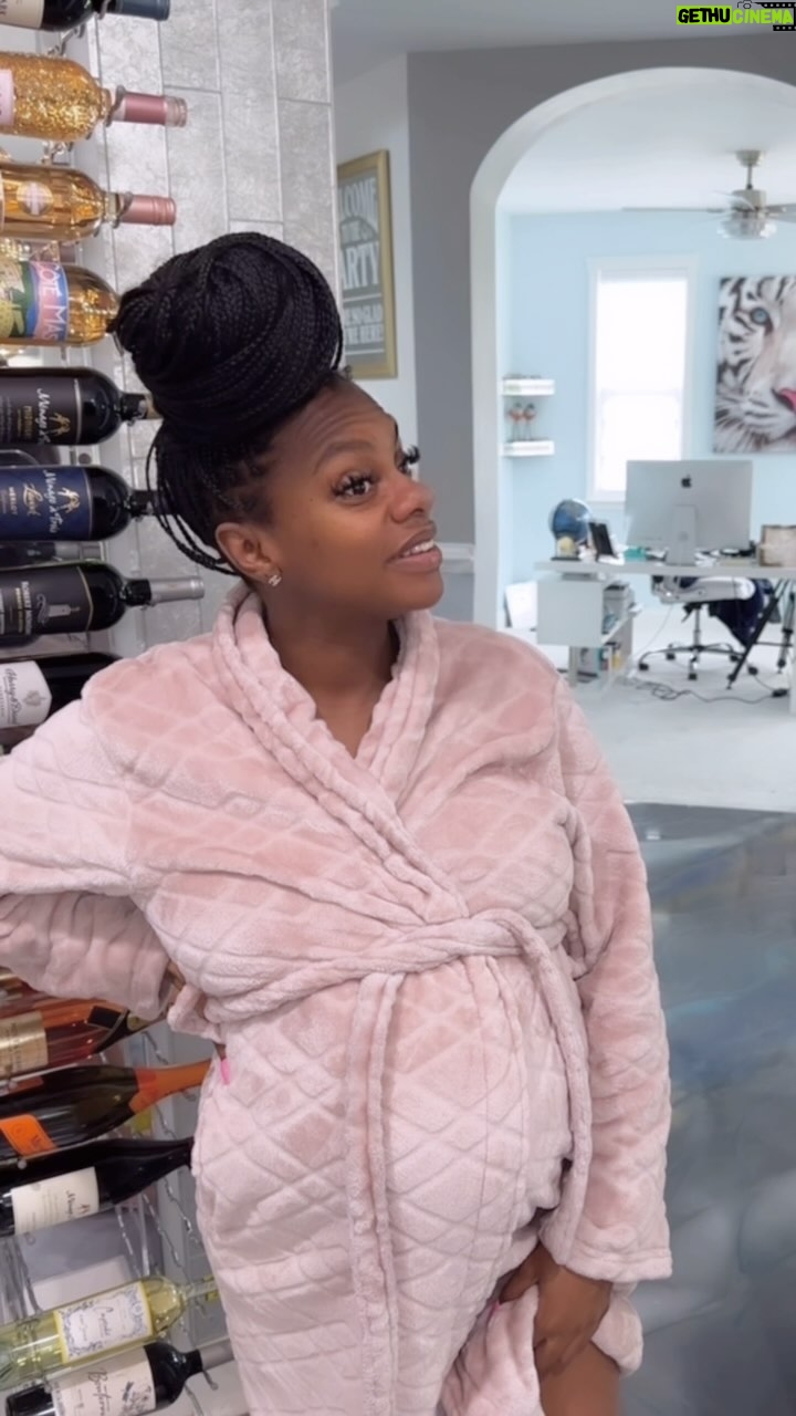 Jess Hilarious - 199.3K Likes - When you’re 9 months, you don’t wana have to engage into conversation with people you dont know …SHIT not even people you DO know. 😂🤦🏾♀️
#jesshilarious #olympics2024 #pregnancy
TAG A FRIEND