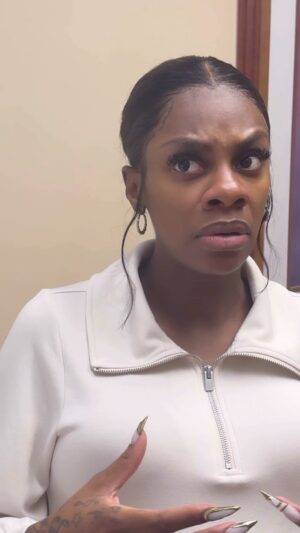 Jess Hilarious Instagram - Like who side are you on yo?

 #jesshilarious #pregnancy #olympics2024
TAG A FRIEND
