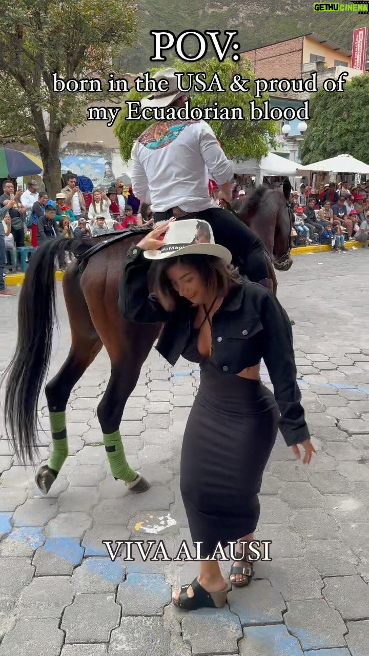 Jessenia Gallegos - 2K Likes - Born of immigrant parents. Who left Ecuador but who instilled their culture. Proud of the blood running through my veins!! VIVA ALAUSI!!!! ::side note I didn’t realize how close the horse was until I noticed ::
#vivaalausi #alausi #ecuador #chimborazo #sanpedro