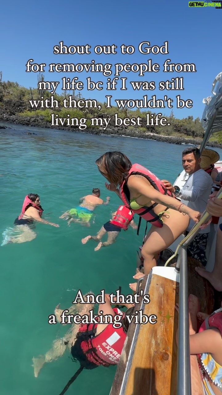 Jessenia Gallegos - 1.4K Likes - Living my : Eat. Love. Pray 🤲🏼 moment ✈️🚗
📍 Galápagos, Ecuador 🇪🇨
#breakup #single #selflove #selfrespect #selfworth