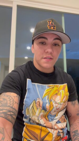 Jéssica Andrade Instagram - Bom não sou a melhor cantora mais queria compartilhar esse louvor com você que é o que vou entra na minha próxima luta tem umas horas que me empolguei mais normal espero que gostem é um louvor que fala muito sobre ter força e ter fé