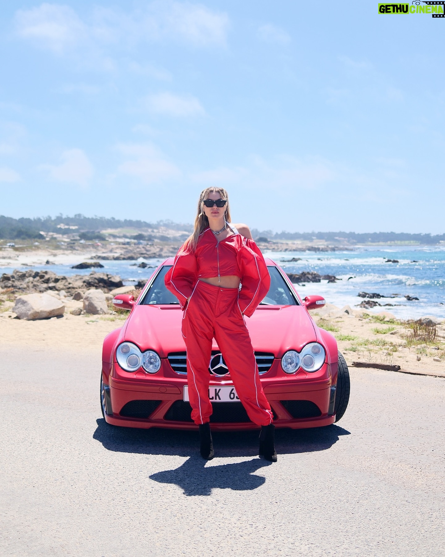 Jessica Hart - 40.6K Likes - Red with envy. The CLK 63 is a double take machine.
📸: @sitton_w
#MercedesBenz #CLK63 #MercedesBenzMuseum #PebbleBeach