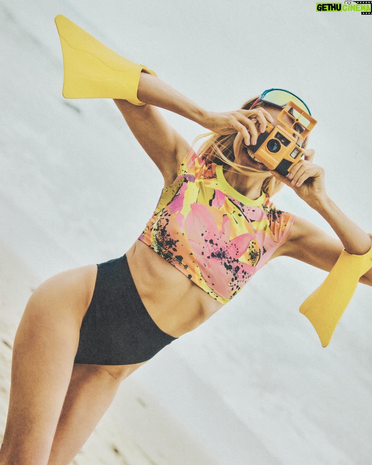 Jessica Hart - 21K Likes - Malibu Barbie
Photographer; Aaron Feaver @feaverish
Stylist; Ellie Witt @ejwitt
Hair; Stephen Low @stephenlowhair
Makeup; Zara Kaplan @zarakaplanmakeup
Location; Jamo’s Malibu shack @jamowillo
#malibu #beach #jessicahart #barbie #malibubarbie #newshoot #fashion #beachfashion #australian #beauty #hifive #swimsuit