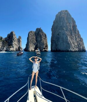 Jessica Jung Instagram - Unplugged for this🩵🛥️˖°𓇼🌊⋆🐚🪸🫧⚓️
