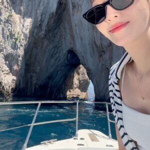 Jessica Jung Instagram - Unplugged for this🩵🛥️˖°𓇼🌊⋆🐚🪸🫧⚓️