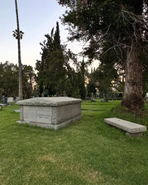 Jessica Keenan Wynn Instagram - A patriotic showing of ROCKY with @cinespia at The Hollywood Forever Cemetery finally brought me to the grounds where my great-great grandfather and grandmother are buried. It was surreal and incredibly moving to share a moment, on a night of cinematic reverence, with the generation that sparked my family’s long lineage in Hollywood. Feeling very grateful 🇺🇸