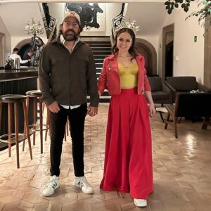 Jéssica Segura Instagram - 8 años contigo!

Barbas gracias por compartir conmigo tu tiempo, por ser tan amoroso, por ser mi compañero, por sumarte a mis locuras por acompañarme en mis proyectos, por abrazarme cuando tropiezo, por las aventuras las viajes #teamoconelalma 

• Nuestro festejo fue en @blanco_castelar no saben que deli, les dejo unas fotos para que se les antoje jajaja

• #love #couple #aniversario #aniversary #pareja #amor #deli #cena #polanco #dinner #inseparables