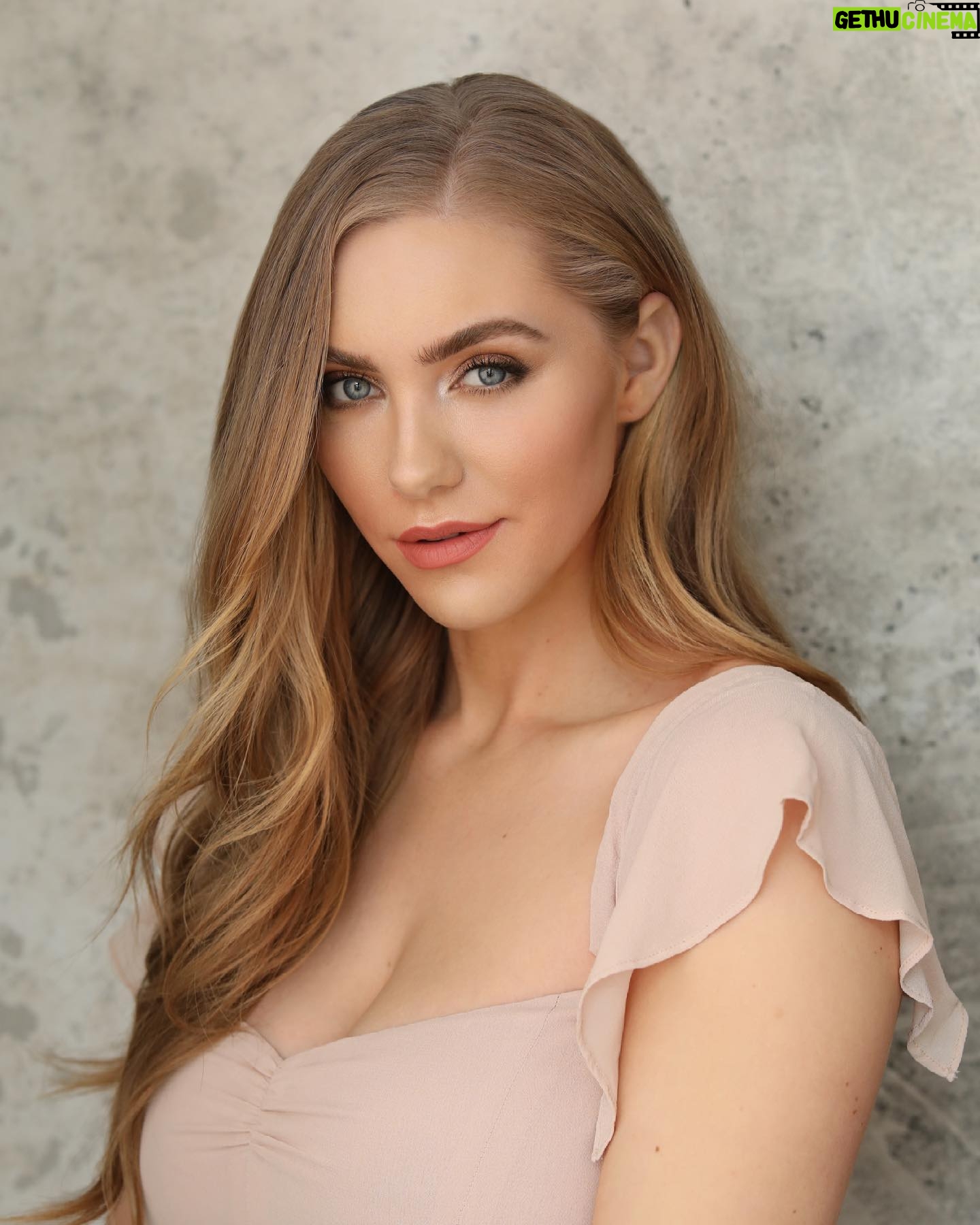 Jessica Sipos - 6.5K Likes - Thank you @karolinaturek š