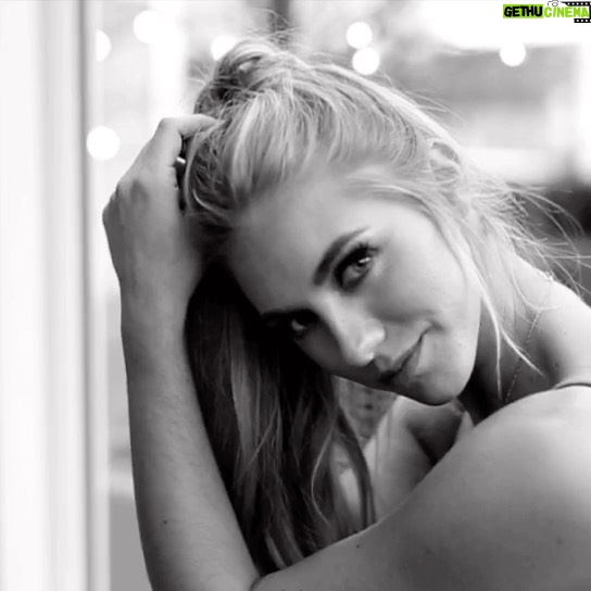 Jessica Sipos - 2.6K Likes - Moving portrait by @katjamartinphoto MUA @artistrybyksenia