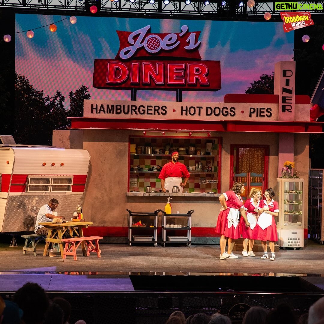 Jessica Vosk - 14.8K Likes - Get a first look at Waitress at @themuny, starring @jessicavosk, @devdesantis, @crawdady21, and more! See all of the exclusive production shots at the link in our bio.