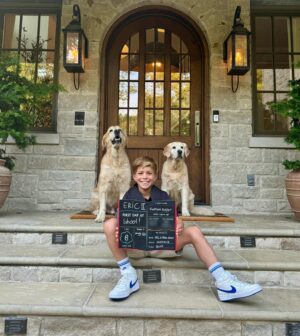 Jessie James Decker Instagram - First day of school for the Decker kids! 📚✏️ I still can’t believe I have a middle schooler and a 6month old 🤣🤣🤣