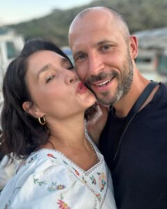 Actress Jessie Ware HD Instagram Photos and Wallpapers August 2024