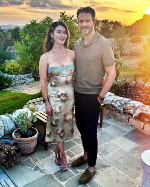 Jewel Staite Instagram - This is ✨8 ✨ 💍
Happy anniversary, darling.