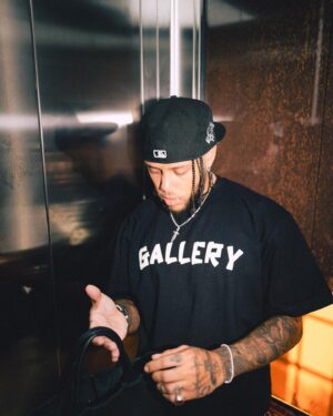Jhay Cortez Instagram - Escoge tu Favoritaaaaaaa del Seazon:

•CUERPECITO
•CORAZON ROTO RMX
•MAMI CHULA
•DONDE CRJ RMX
•EN TO LAO
•FANTASMA
•PA SIEMPRE
•ROCKSTAR 2.0
•HOLANDA

Y les dejo un Photo Dump de fotitos, memorias y momentos cbrones estos meses!!! 

LOS AMO CC Y GRACIAS X EL FKIN APOYO A “HOLANDA” EN TIK TOK, APPLE & SPOTIFY!!!! 🖤🦇🫶
#VidaRockstarSZN