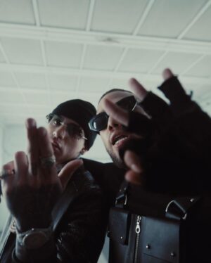 Jhay Cortez Instagram - TOP 3 VERSOS EN TU ORDEN FAVORITO DE “KTMMM” 🛞💨 AQUI ABAJOOOOO!!!! Ya Estamos en la street!!!!

HIMNOOOOOOOOO KBRN!!!!! LA PREEE, EL MURCII🦇
TE VA HCELLLL GOLDITOOO!!!! Jajajajaa LOS AMOO MIS ROCKZTRRRR!!! Si no los avisto aun dale pa mi canal y DALE PLAY!!!