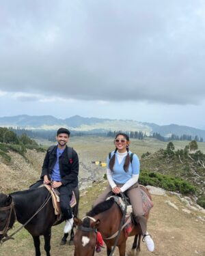 Jheel Mehta Instagram - Take me back to the beauty of these mountains✨