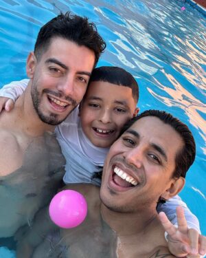 Jhonny Caz Instagram - Feliz cumpleaños al príncipe de nuestras vidas 👑 🩵 nuestro YAYO ya tiene 9 año 🥹 y verdaderamente se está convirtiendo en un niño ejemplar, educado, respetuoso, estudioso, pero sobre todo en un NIÑO FELIZ! Gracias a la vida por permitírnoslo y seguir llenándolo de amor así como él lo hace con todos los que lo rodean.