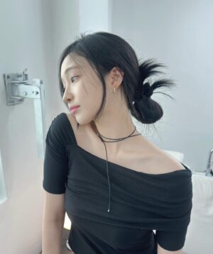 Ji Hye-won Instagram - 비오니까 얼른 더 빨리 집으로 들어가자 ... 🌧️⛈️