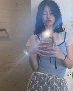 Ji Hye-won Instagram - 애비니랑 진짜 귀여운 신발구경하고 왔다🫧🫧🤍