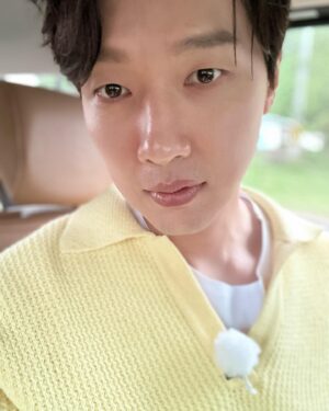 Ji Hyun-woo Instagram - #고두심이좋아서#고흥
촬영중간에 정말 오랫만에 찍어본 셀카😅
좋은 하루 보내세요