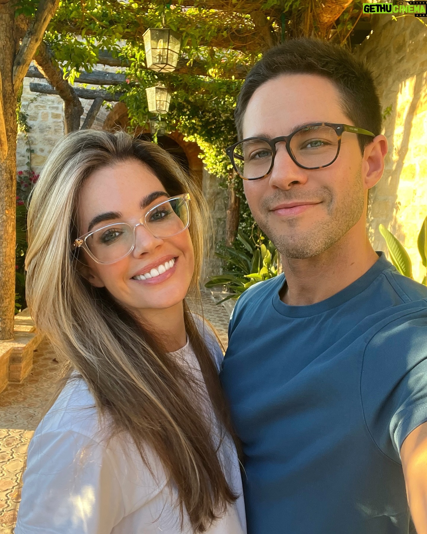 Jillian Murray - 3.2K Likes - Just found out that life looks a lot better when itās in focus. Big shoutout to @glassesusa who helped us see the world a little more clearly - literally. Also happy 4th everyone! šŗšø