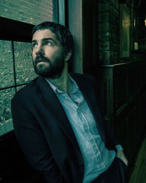 Jim Sturgess Instagram - Talking about films, acting, witchcraft and my music project @king_curious_music 

Full interview and Photoshoot over at @avermagazine 

Photos by @lee_malone_photography 
Styling by @olgatimofejeva 

X
