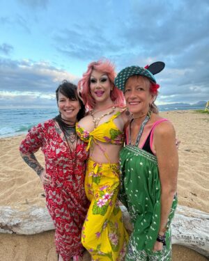 Jimbo Instagram - The perfect way to relax after a year of reigning and ruling as Queen Clown…in Paradise with my fam.!

Kauai for my Momma @maryinsell ‘s 70th Birthday and my little Bro @jeffinsell 40th was incredible!

What a dream to bring my family to such a Magical place to celebrate the most Magical people

This year I made tons of @cameo messages and I feel so grateful to be included in so many of your special moments!  Thank you!  I wanted to do something special with the money from all that Love so I used it to make my Moms Dream come true…to be in Kauai with her family!

Thank you to everyone who has supported me and lifted me, this year has been a dream in so many ways.  I feel so loved and seen and it makes me just want do more and share more.  Thank you!! 🤡🫶💖👑