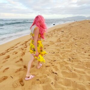 Jimbo Instagram - The perfect way to relax after a year of reigning and ruling as Queen Clown…in Paradise with my fam.!

Kauai for my Momma @maryinsell ‘s 70th Birthday and my little Bro @jeffinsell 40th was incredible!

What a dream to bring my family to such a Magical place to celebrate the most Magical people

This year I made tons of @cameo messages and I feel so grateful to be included in so many of your special moments!  Thank you!  I wanted to do something special with the money from all that Love so I used it to make my Moms Dream come true…to be in Kauai with her family!

Thank you to everyone who has supported me and lifted me, this year has been a dream in so many ways.  I feel so loved and seen and it makes me just want do more and share more.  Thank you!! 🤡🫶💖👑