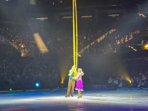 Jimena Píccolo Instagram - Nuestro primer DISNEY ON ICE 🩵

Es hermoso compartir momentos juntos, me emociona verte crecer tanto.