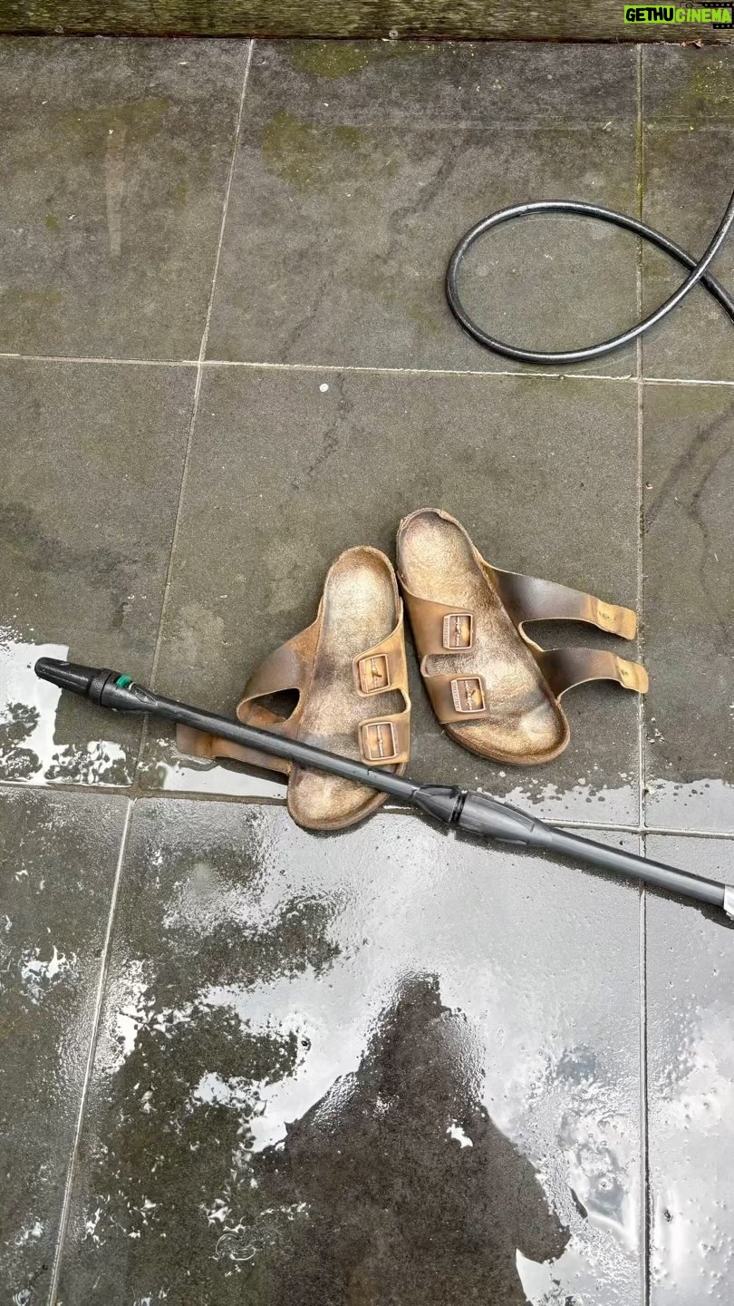 Jimeoin - 346 Likes - Hit the Birkenstocks with the pressure hose. First bad call of year