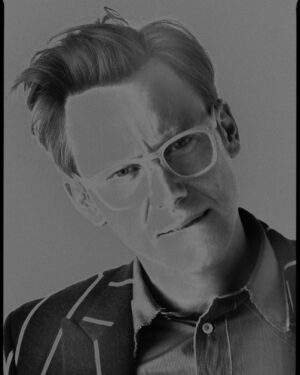 Jimmi Simpson Instagram - Killer shoot with @visualtales - thanks for having me on your cover!

Photographed by David Needleman @david_needleman
Styling by John Tan @visualtales @johntanstyling
Grooming by Fernando Torrent @torrentfernando