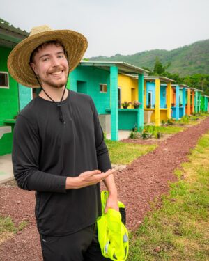 Jimmy Donaldson Instagram - We built 100 houses and gave them to 100 families! Genuinely one of my favorite videos, made me cry multiple times 😭