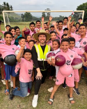 Jimmy Donaldson Instagram - We built 100 houses and gave them to 100 families! Genuinely one of my favorite videos, made me cry multiple times 😭